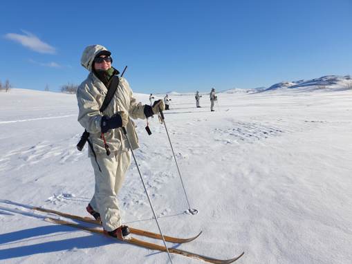 Ripjakt vintertid med deltagande av tre generationer